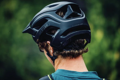 Abus Cliffhanger MIPS helmet